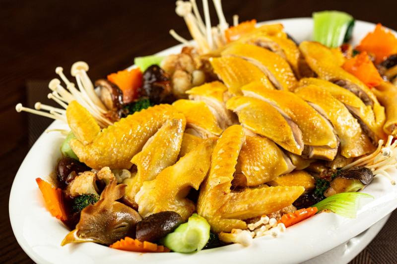 Gà hấp nấm