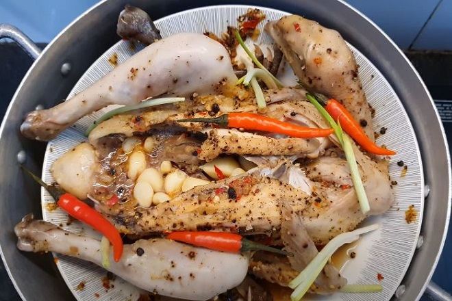 Gà hấp tỏi
