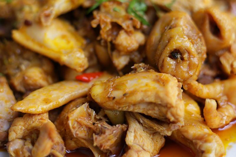 Sau 1 trận cảm, hay sau những bữa nhậu mà được ăn món gà ta rang gừng thì còn gì bằng