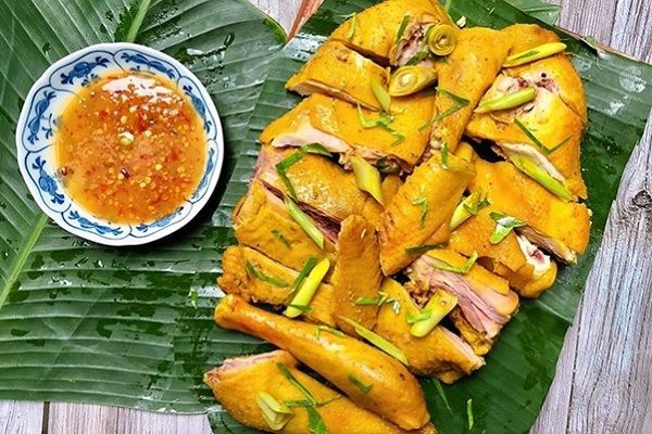 Gà ủ muối da giòn
