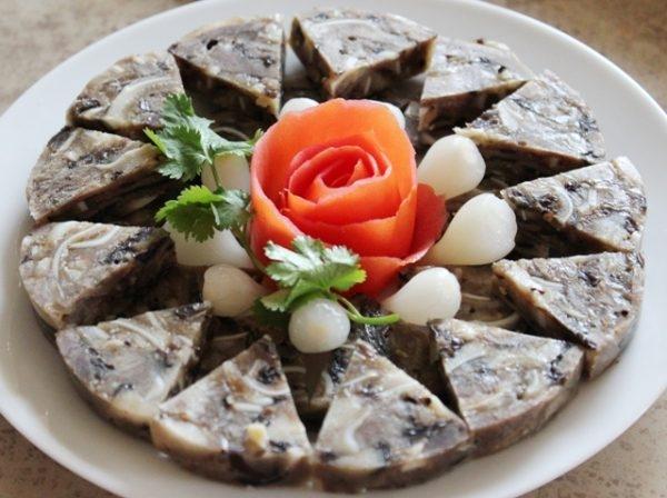 Món giò xào thơm giòn là món ăn không thể thiếu trong mâm cỗ ngày Tết