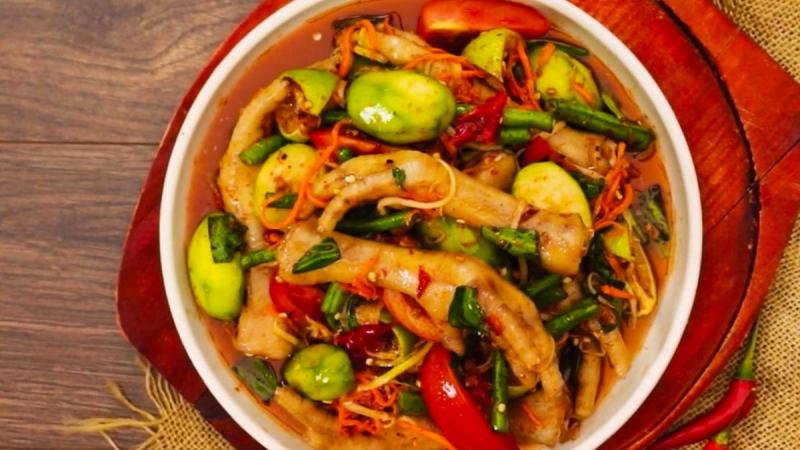 Gỏi chân gà sốt Thái