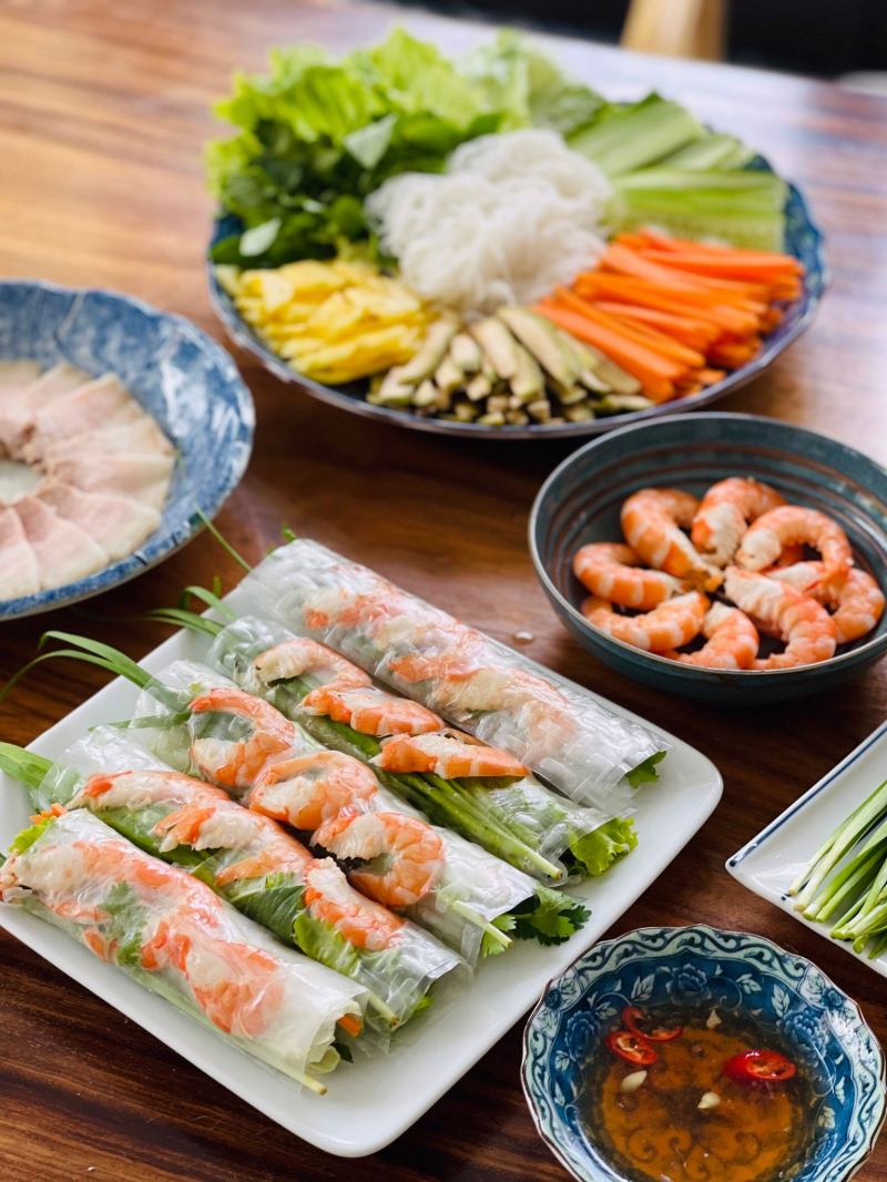 Gỏi cuốn bếp Bà Nga