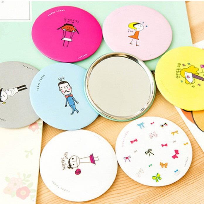Những chiếc gương mini rất tiện lợi