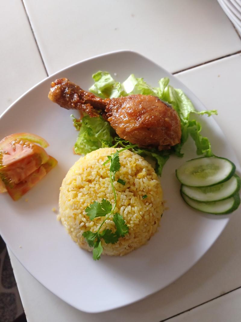 Hải Huệ - Cơm Gà Xối Mỡ & Bánh Mì Chảo