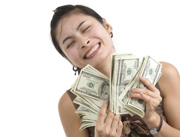 Đàn ông ghét và sợ phụ nữ thực dụng khi yêu