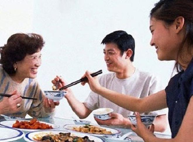 Hạn chế thể hiện tình cảm với người yêu