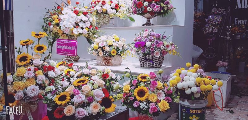 Một số mẫu hoa tươi tại cửa hàng Xuân Oanh