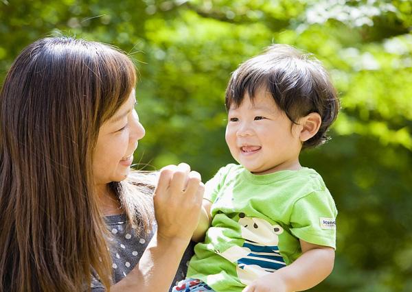 Giao tiếp qua ánh mắt