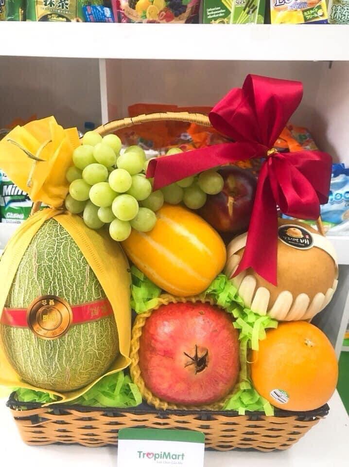 Giỏ hoa quả nhập khẩu - món quà ý nghĩa, thiết thực.