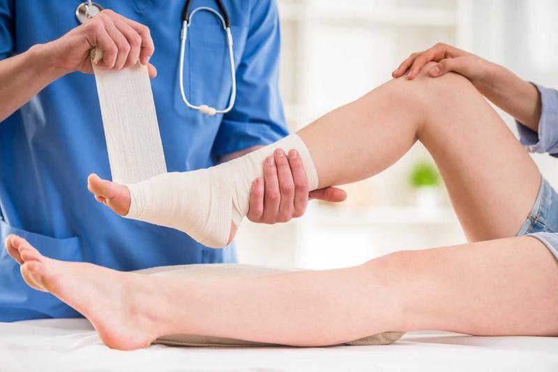 Hãy uống nhiều nước để tránh tình trạng dễ bị chấn thương