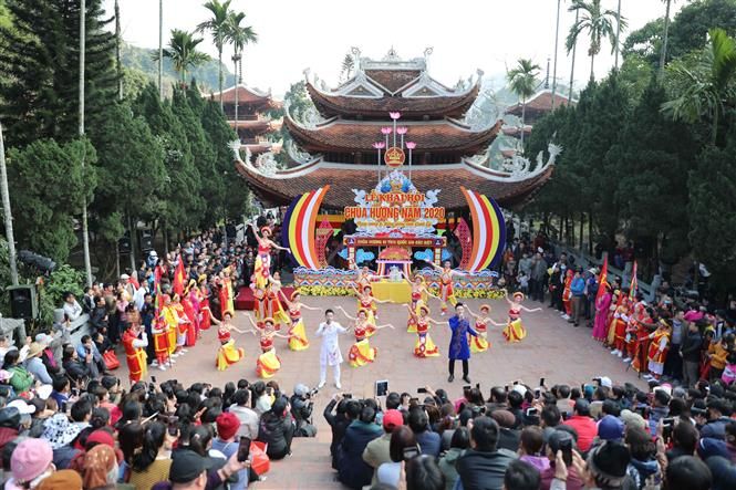 khai hội chùa Hương