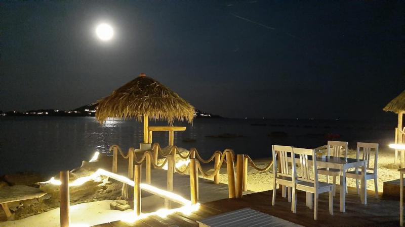 Hòn Dăm Island Hideaway