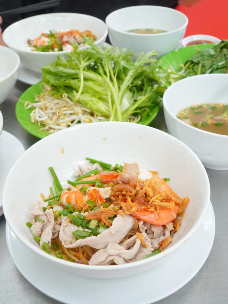 Hủ Tiếu Gà Cá Hà Ký