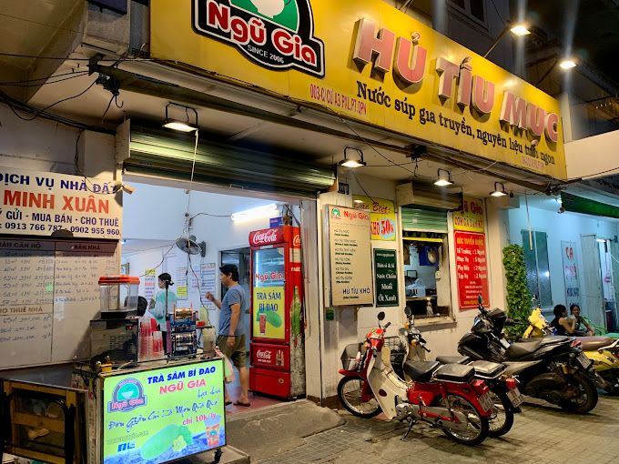 Hủ Tiếu Mực Ngũ Gia