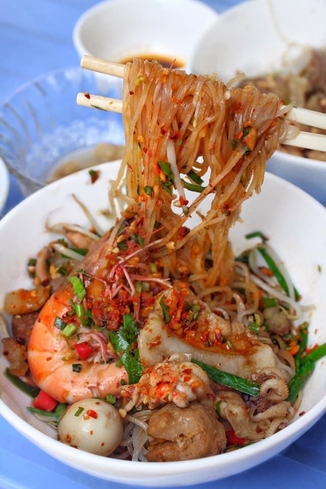Hủ tiếu trộn Thái