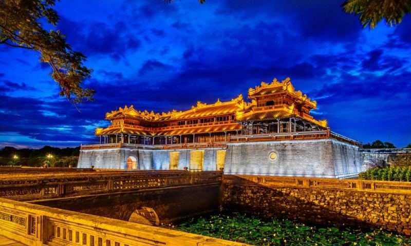 Thu về tôi nhớ Huế xưa