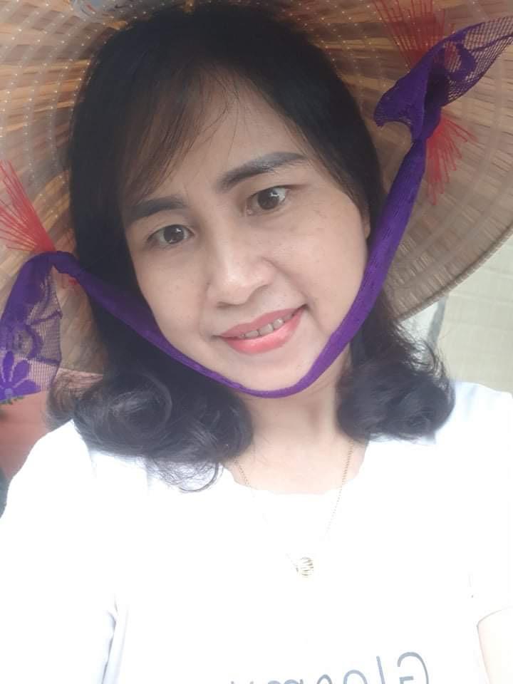 Ảnh chân dung nhà thơ Hồ Thị Hiền