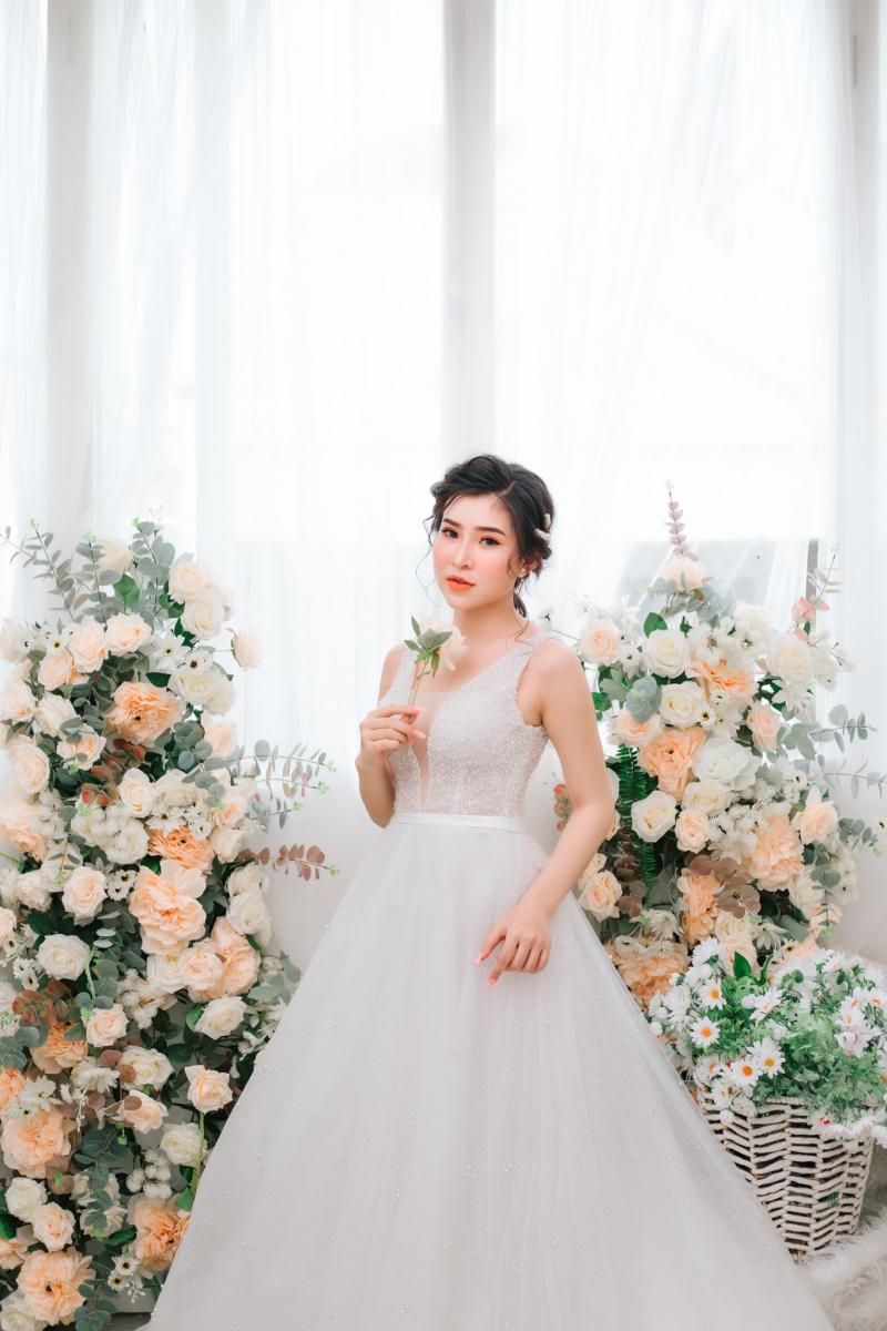 Hý Bridal