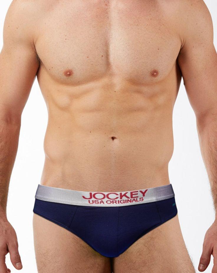 Các sản phẩm quần lót nam của Jockey không chỉ đòi hỏi chất lượng phải cao mà còn tinh tế và khéo léo nơi đường may