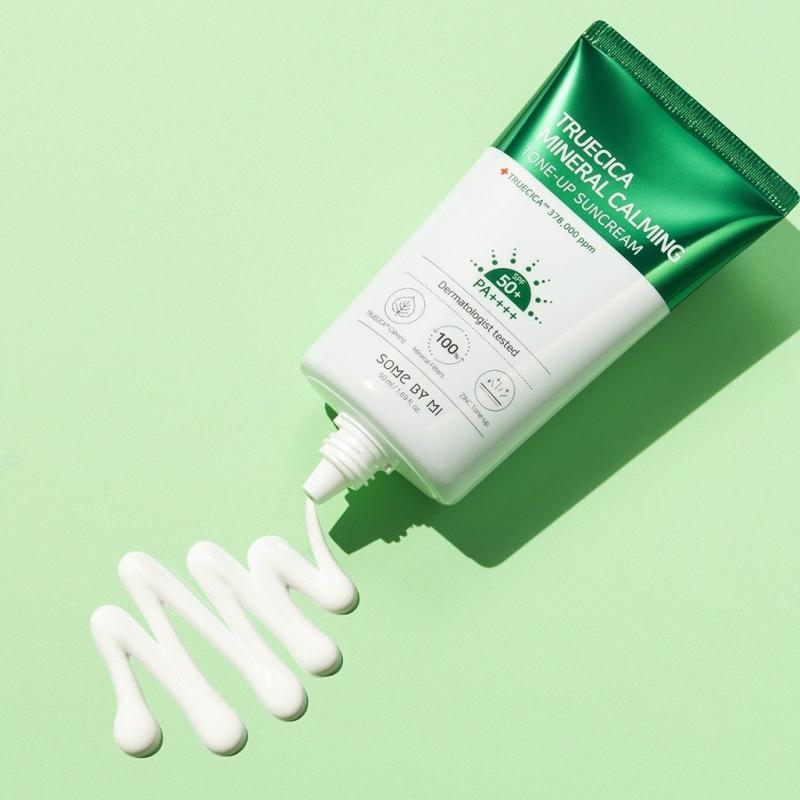 Kem chống nắng Some By Mi Truecica Mineral Calming Tone-up Suncream 50ml