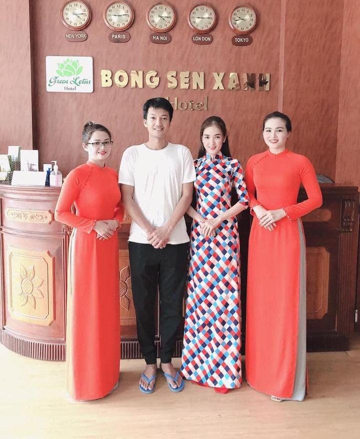 Khách sạn Bông Sen Xanh