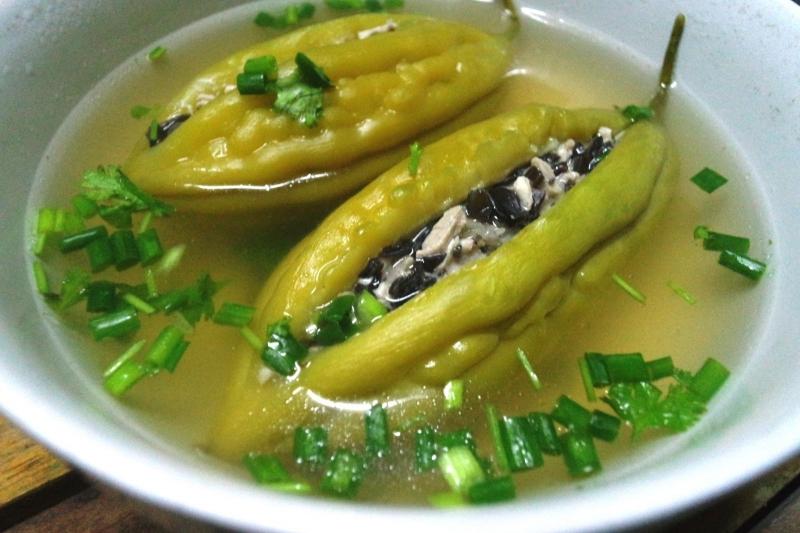 Có tô canh khổ qua trên mâm cỗ nó xua tan mọi khổ nhọc đời thường.