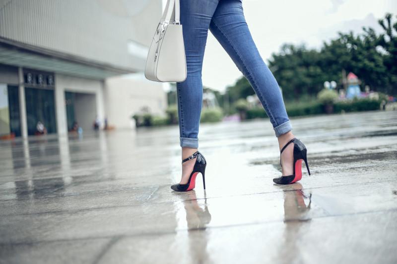 Không đi giày cao gót khi mang thai