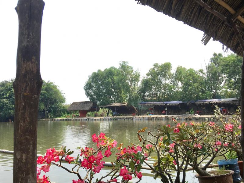 Hồ Câu Cá Trí Râu