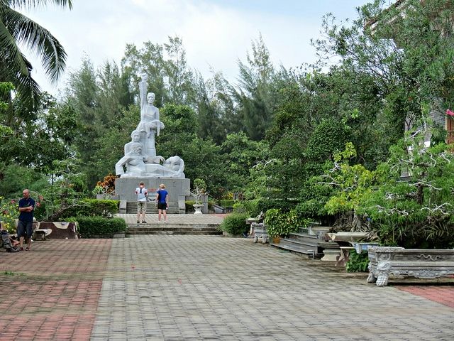Khu chứng tích Mỹ Lai hay Sơn Mỹ - Quảng Ngãi