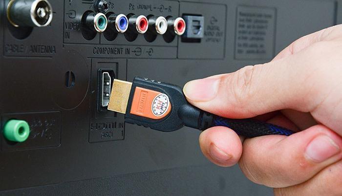 Thông thường, một smart tivi tiện nghi thường có 2 cổng kết nối HDMI, 2 USB, Wifi, VGA và LAN. ﻿