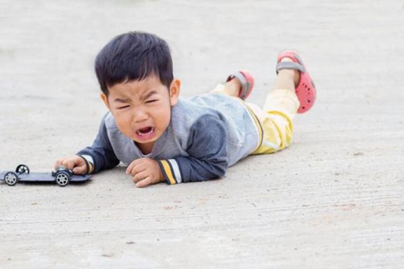 Kiêng trượt chân, vấp ngã