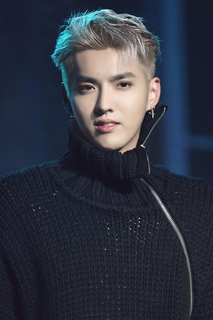 Kris (Ngô Diệc Phàm) nổi bật với undercut màu bạch kim