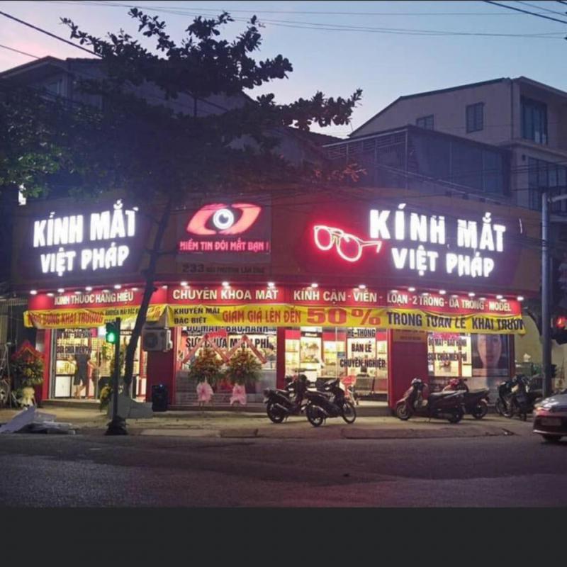 Kính mắt Việt Pháp