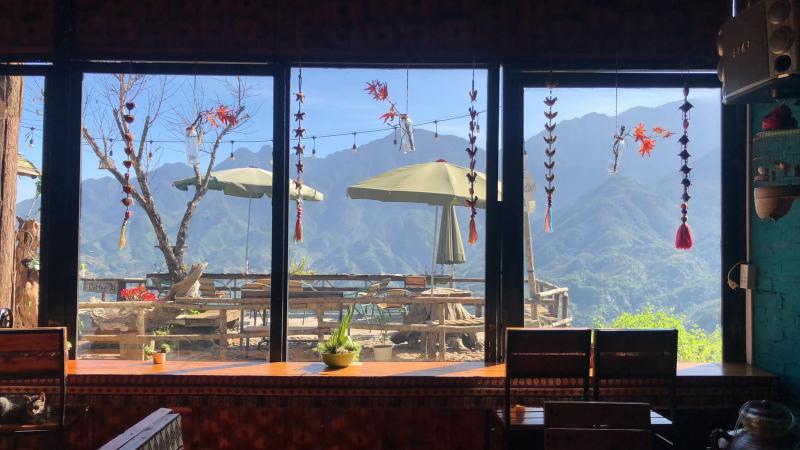 Lá Đỏ Homestay & Coffee