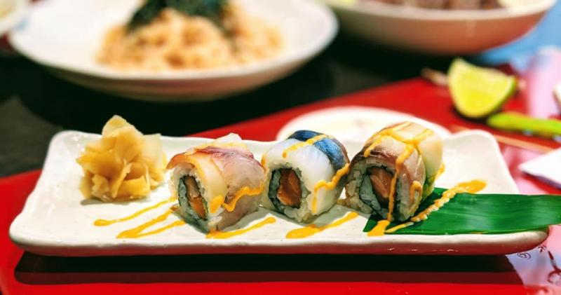 Lá Phong Sushi House