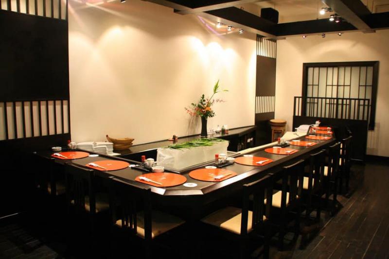 Lá Phong Sushi House