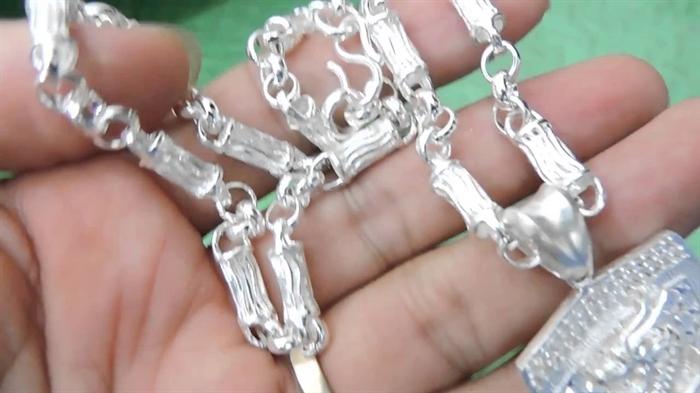 Làng Nghề chạm bạc thôn Huệ Lai