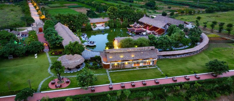 Làng Văn Hóa Du Lịch & Ẩm Thực Nắng Sông Hồng