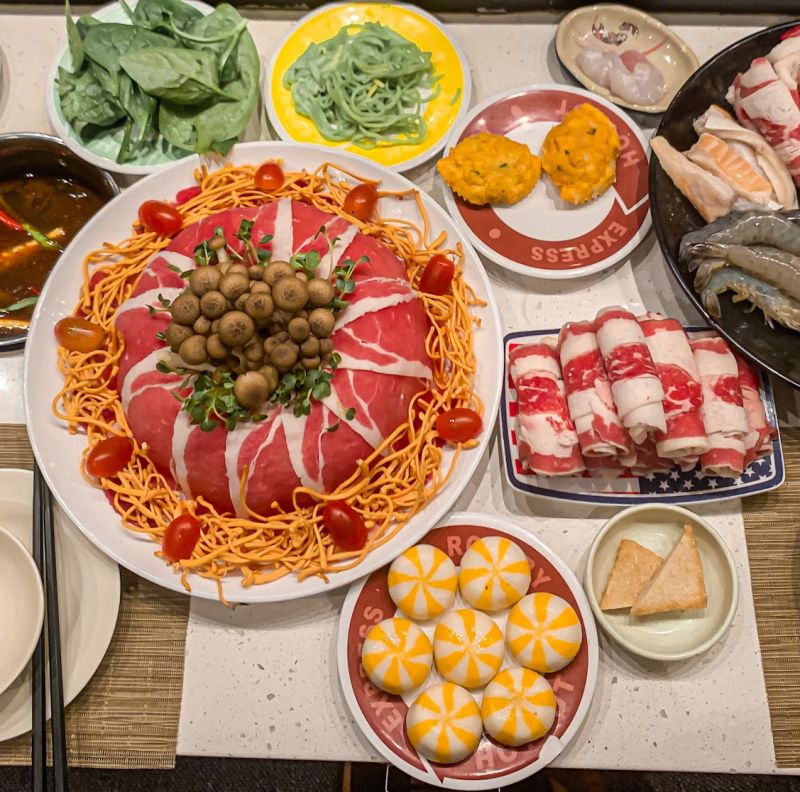 Lẩu Băng Chuyền Kichi Kichi