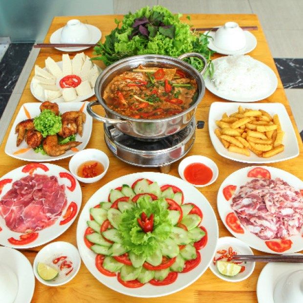 Lẩu bắp bò riêu cua