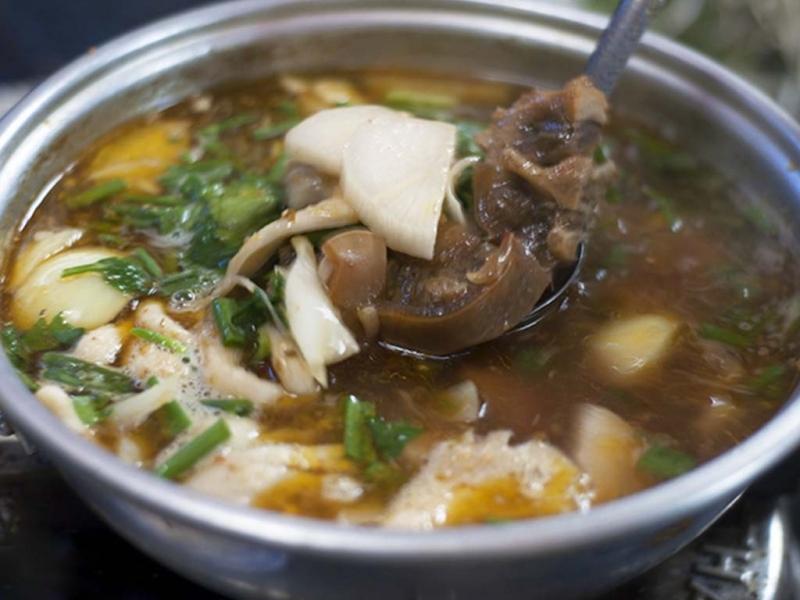 Lẩu bò đùm Hưng Lợi