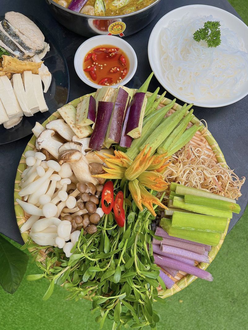 Lẩu Bốn Mùa Chay