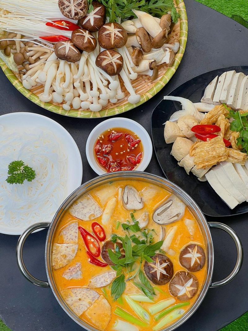 Lẩu Bốn Mùa Chay