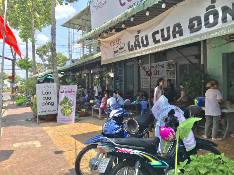 Lẩu Cua Đồng Cô Út