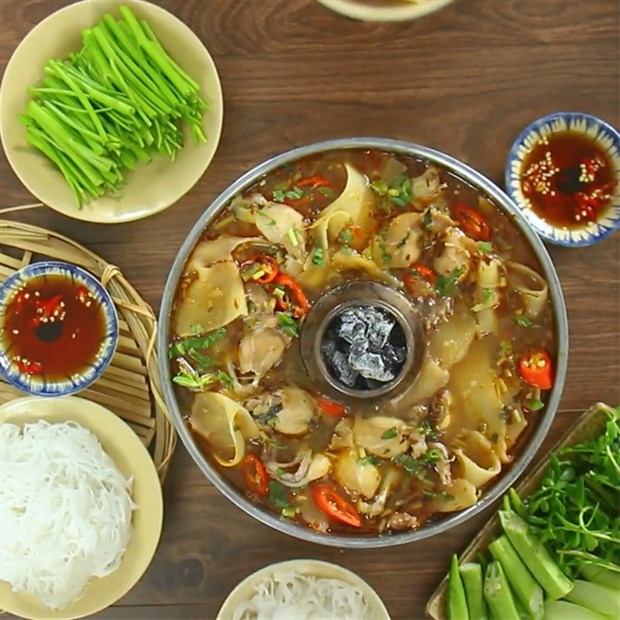 Lẩu Ếch Bốp Bin Bo