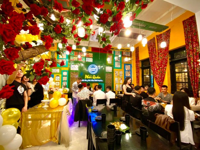 lẩu ếch được chế biến bởi bàn tay của vị đầu bếp đã có hơn 30 năm kinh nghiệm