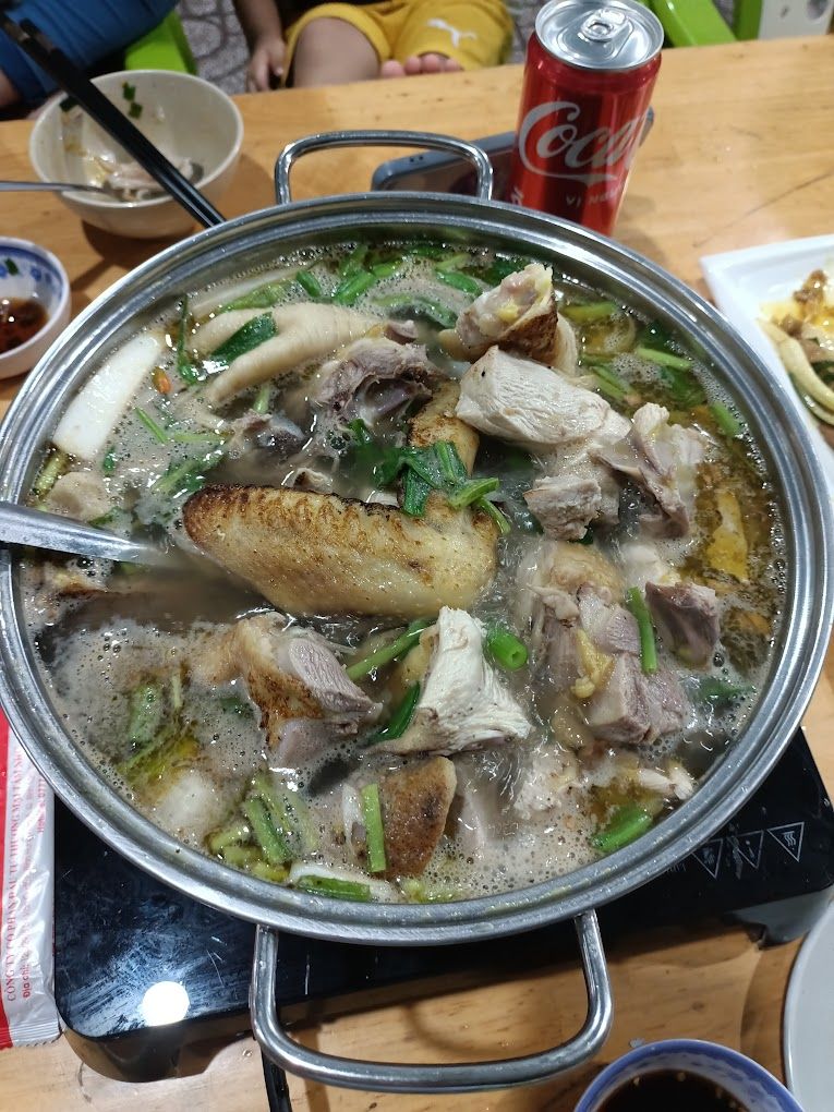 Lẩu gà đá Sang Khang