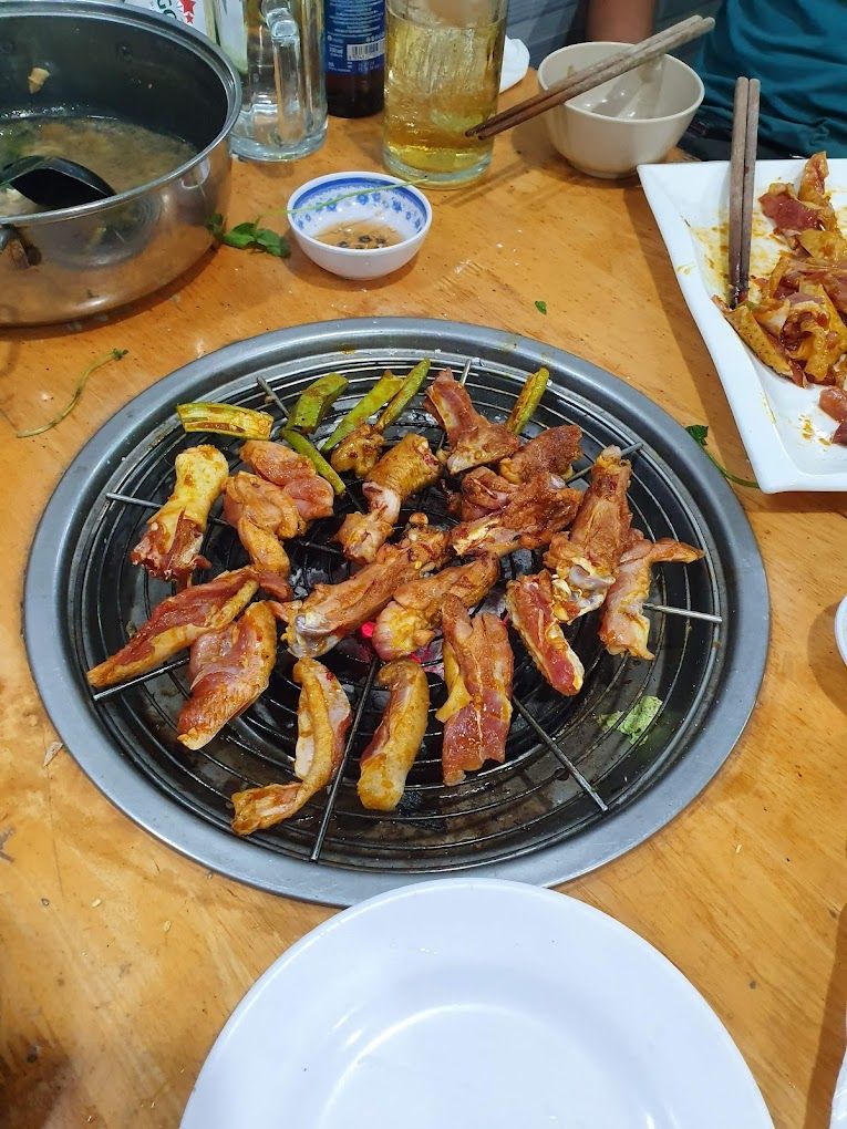 Lẩu gà đá Sang Khang