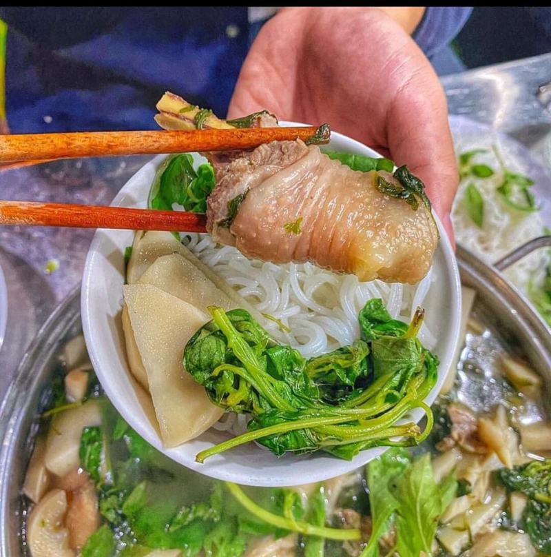 Hương Thảo - Lẩu Gà Lá É Đà Lạt